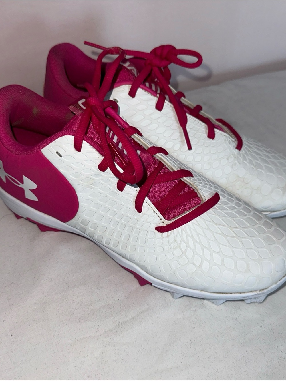 Under Armour Kids White and Hot Pink Softball Cleats